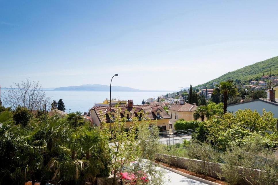 Apartmani Ve-Ro 1 Opatija Exteriör bild